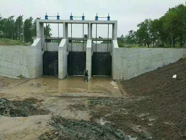 ���̰���