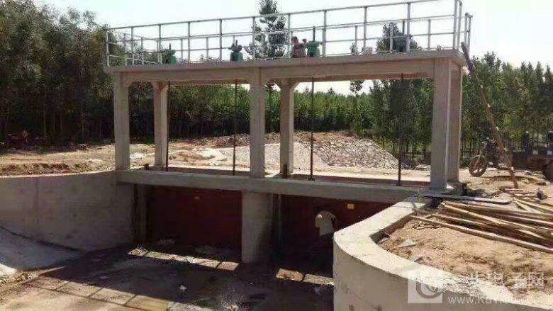 ���̰���